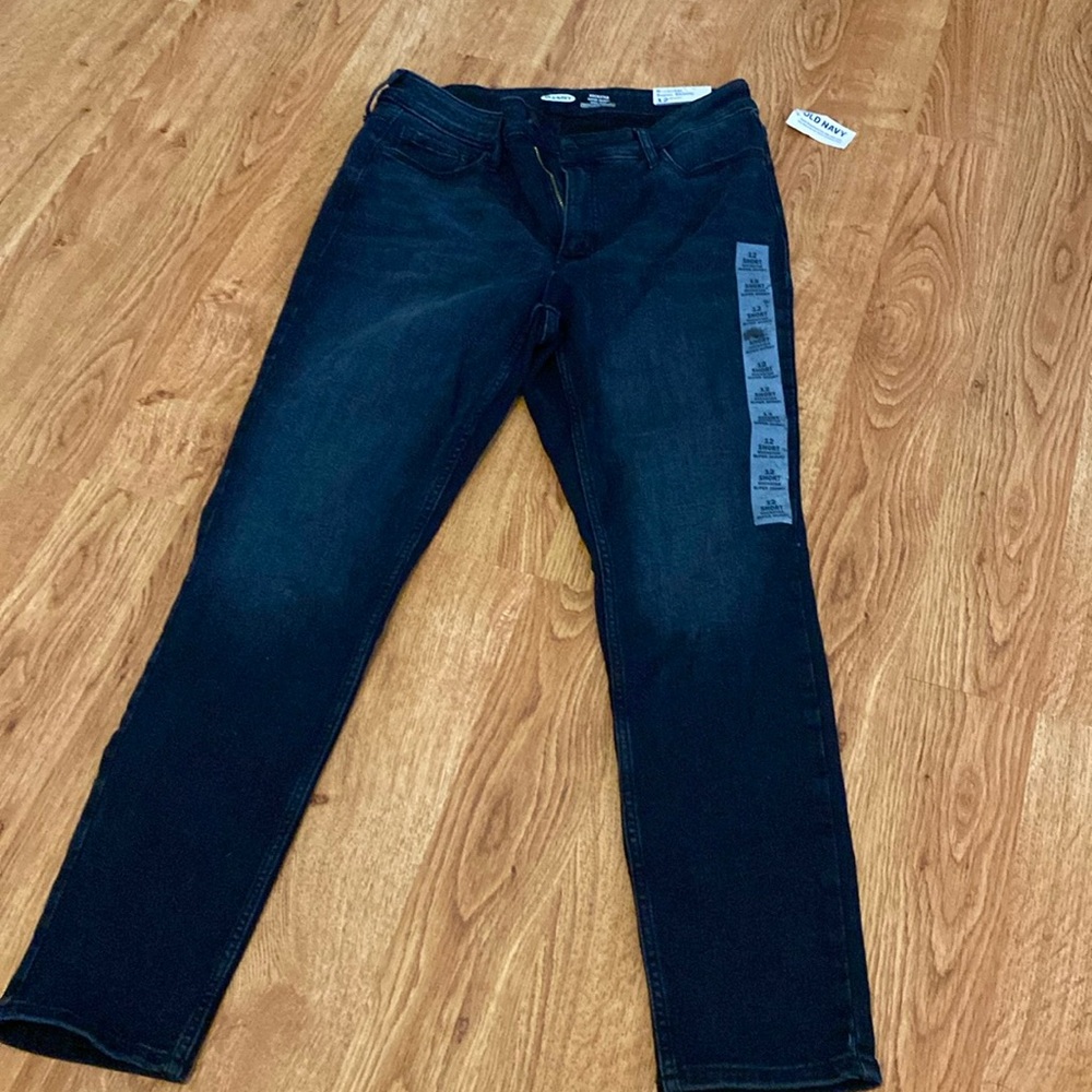 Brand new Old Navy rockstar jeans! Super skinny. Size 12s!